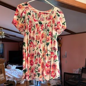 St. John’s Bay tunic length summer top. Floral size 0X
